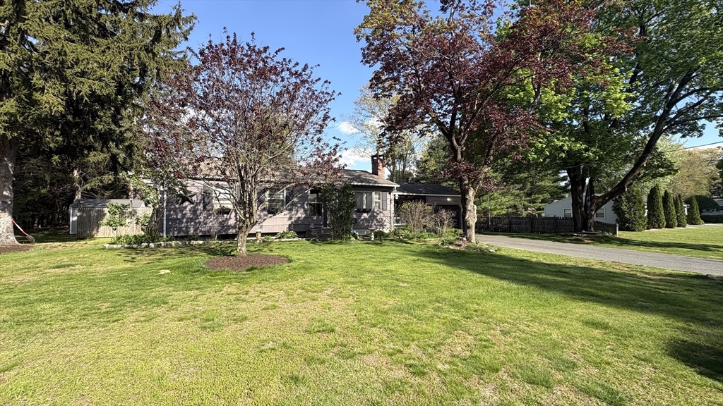 15 Fairhaven DR, East Longmeadow, MA Photo #3