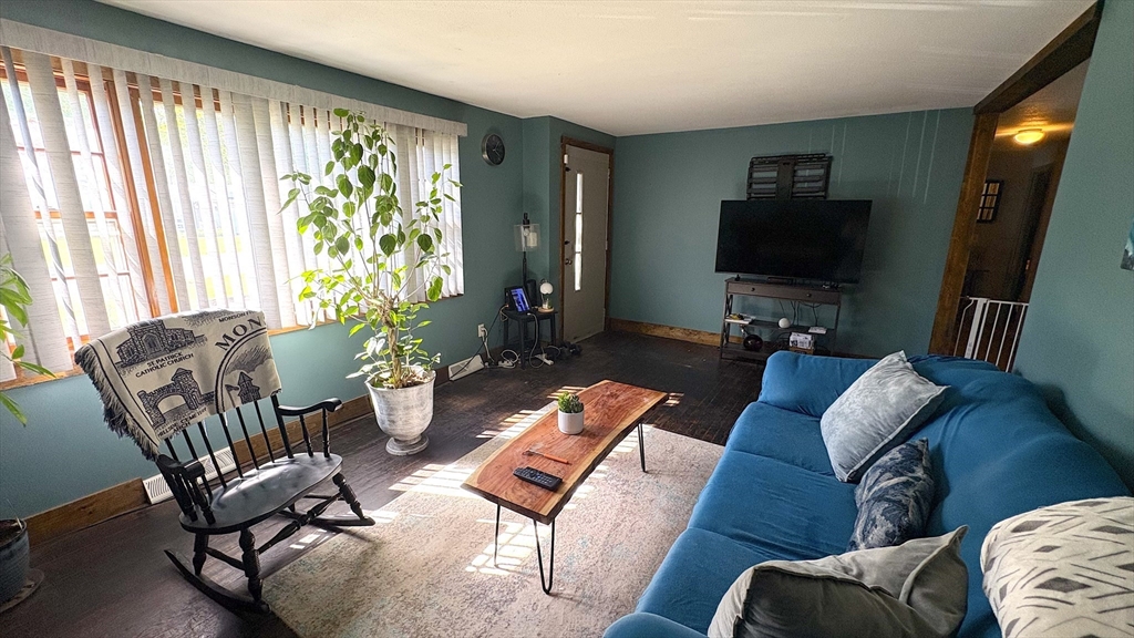 15 Fairhaven DR, East Longmeadow, MA Photo #20