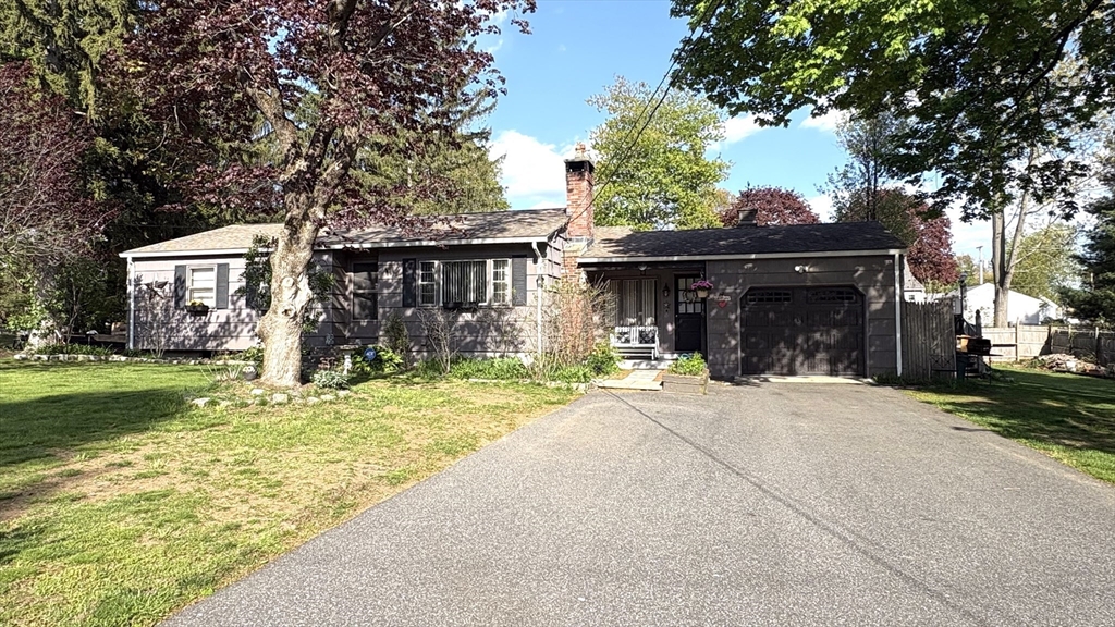 15 Fairhaven DR, East Longmeadow, MA Photo #1