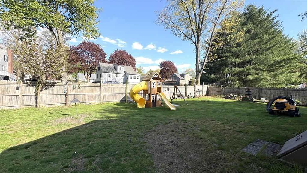 15 Fairhaven DR, East Longmeadow, MA Photo #33