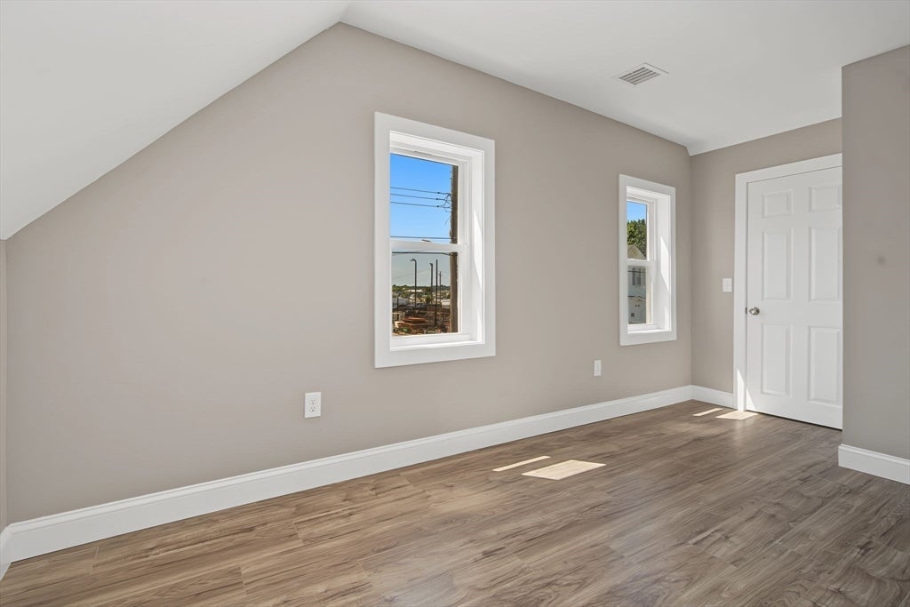 85 Middle St, Fairhaven, MA Photo #14