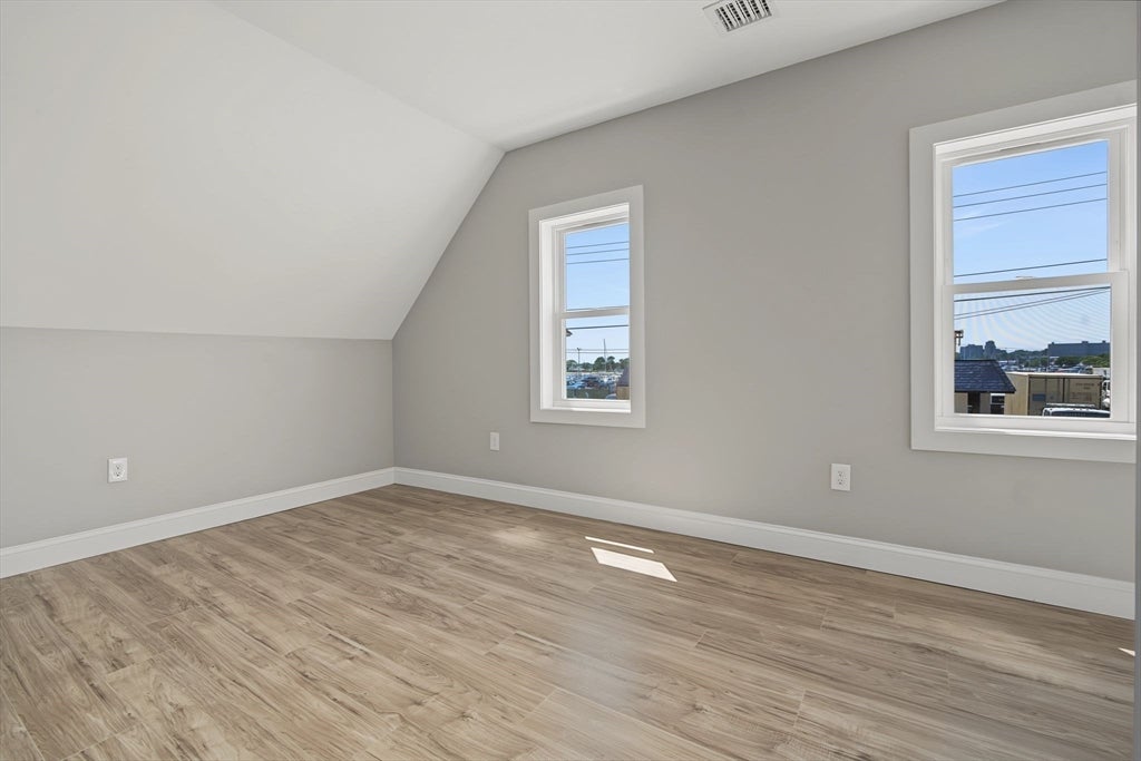 85 Middle St, Fairhaven, MA Photo #12