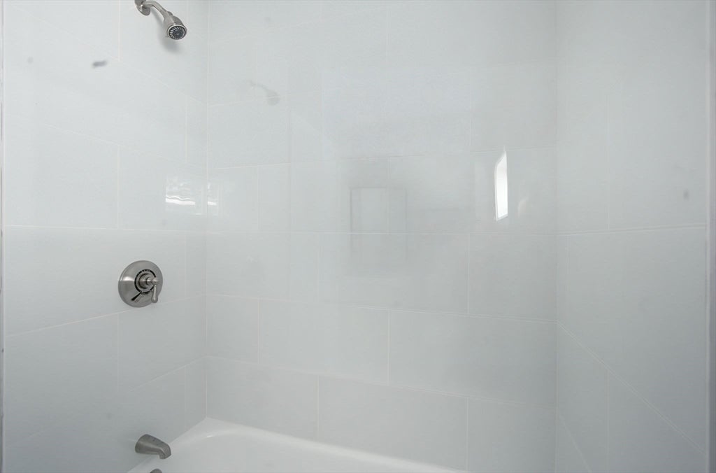 85 Middle St, Fairhaven, MA Photo #10