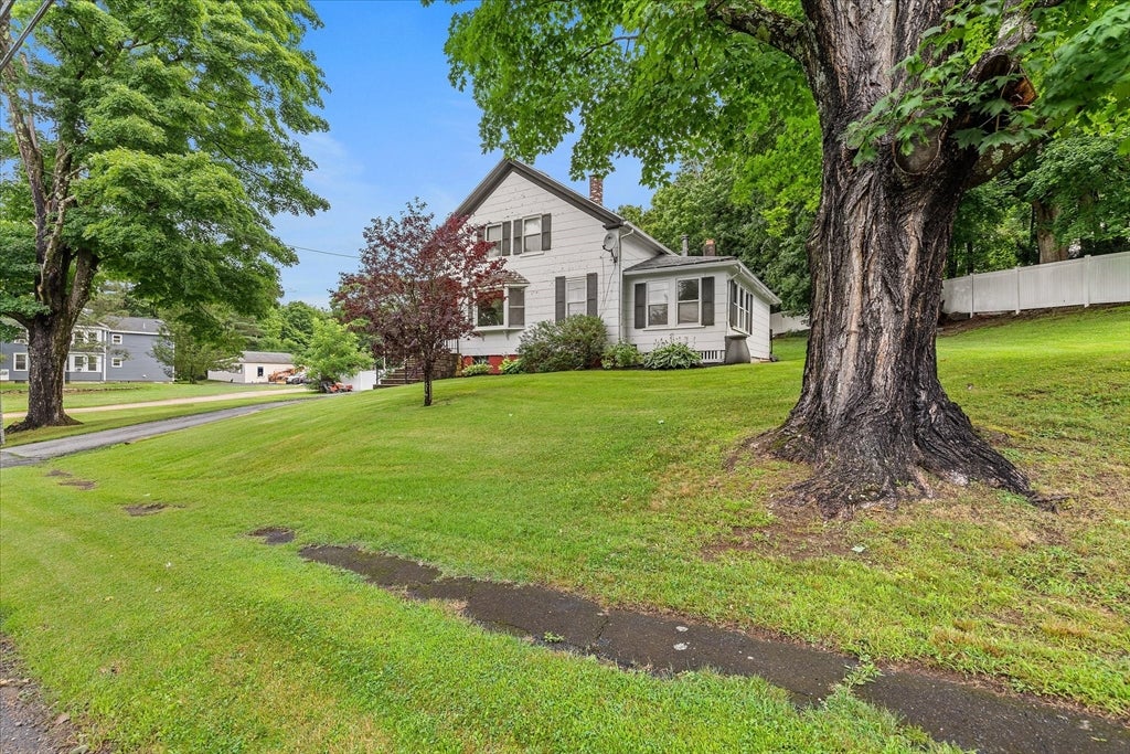 130 Summer St, North Brookfield, MA, 130 Summer St, North Brookfield, MA Photo #3