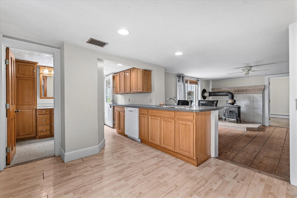 130 Summer St, North Brookfield, MA, 130 Summer St, North Brookfield, MA Photo #14