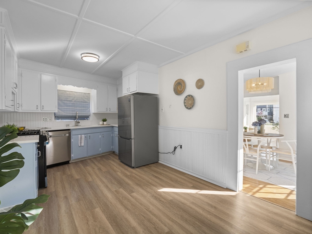 Swampscott, Massachusetts 01907, United States, 4 Bedrooms Bedrooms, ,2 BathroomsBathrooms,Residential,Active,182363