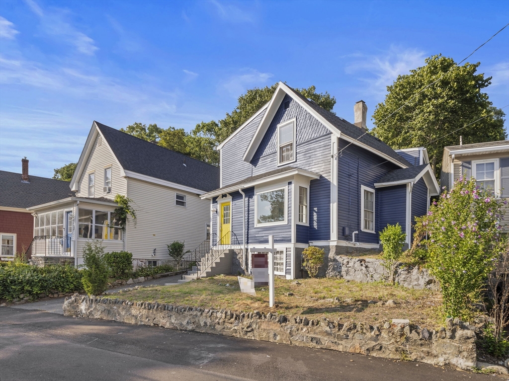 Swampscott, Massachusetts 01907, United States, 4 Bedrooms Bedrooms, ,2 BathroomsBathrooms,Residential,Active,182363