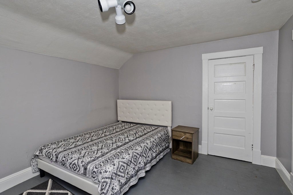 104 Narragansett St, Springfield, MA, 104 Narragansett St, Springfield, MA Photo #24