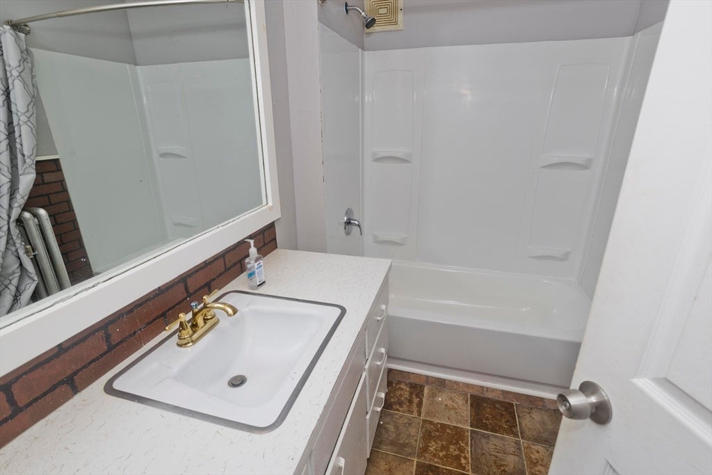 104 Narragansett St, Springfield, MA, 104 Narragansett St, Springfield, MA Photo #20