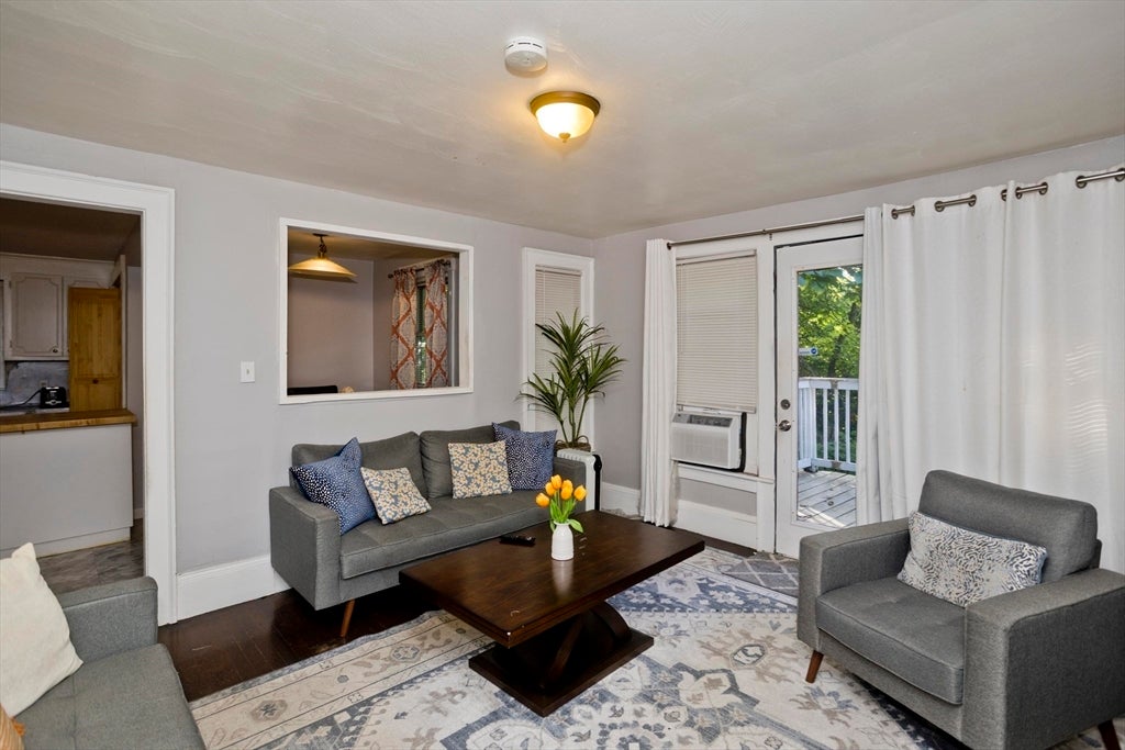 104 Narragansett St, Springfield, MA, 104 Narragansett St, Springfield, MA Photo #5