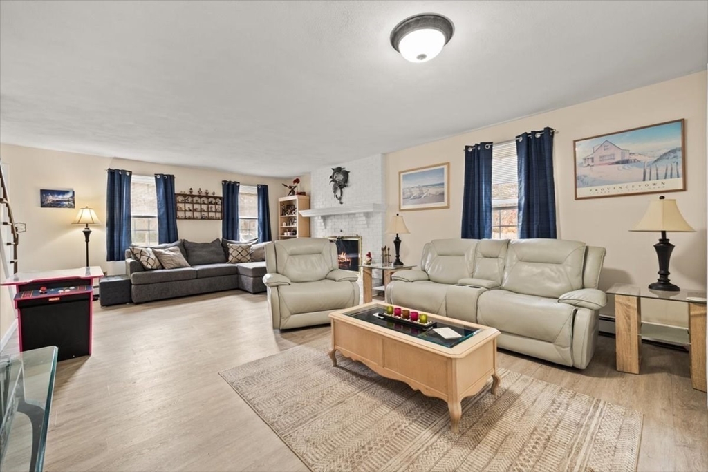 10 Bayberry Ln