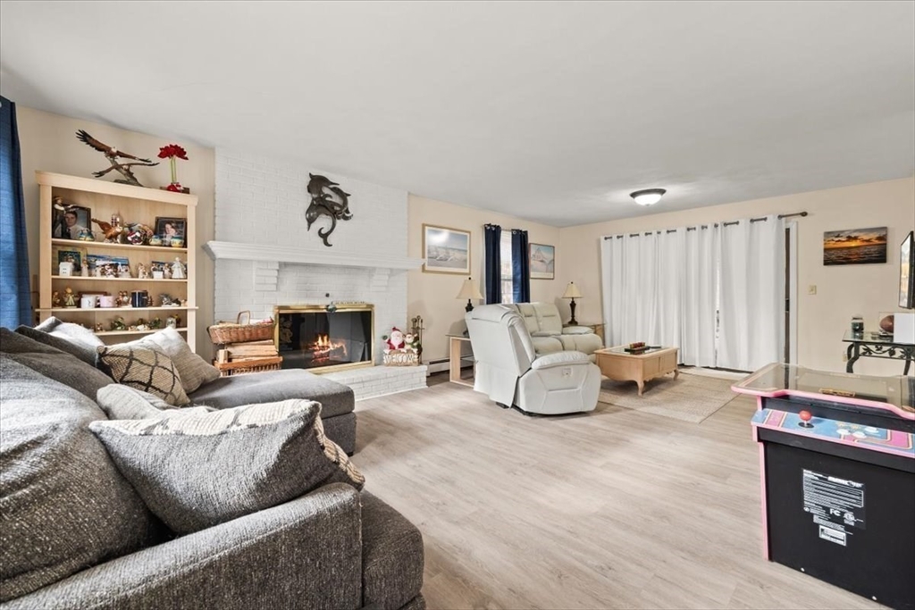 10 Bayberry Ln