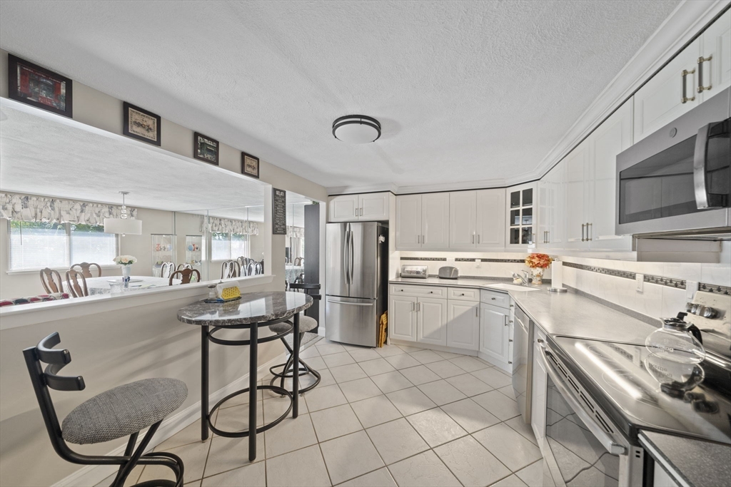 9 Broadway 305
