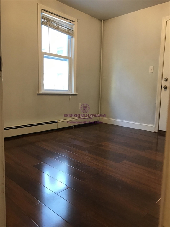 Cambridge, Massachusetts 02139, United States, 2 Bedrooms Bedrooms, ,1 BathroomBathrooms,Residential,Active,88210