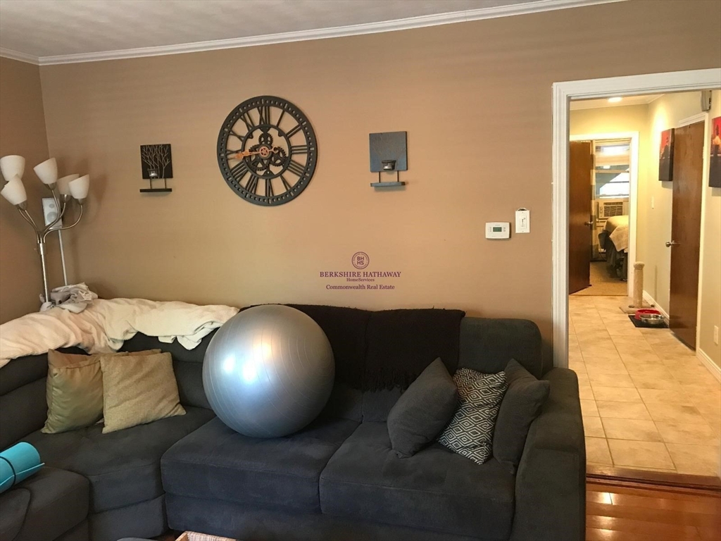 Cambridge, Massachusetts 02139, United States, 2 Bedrooms Bedrooms, ,1 BathroomBathrooms,Residential,Active,88210