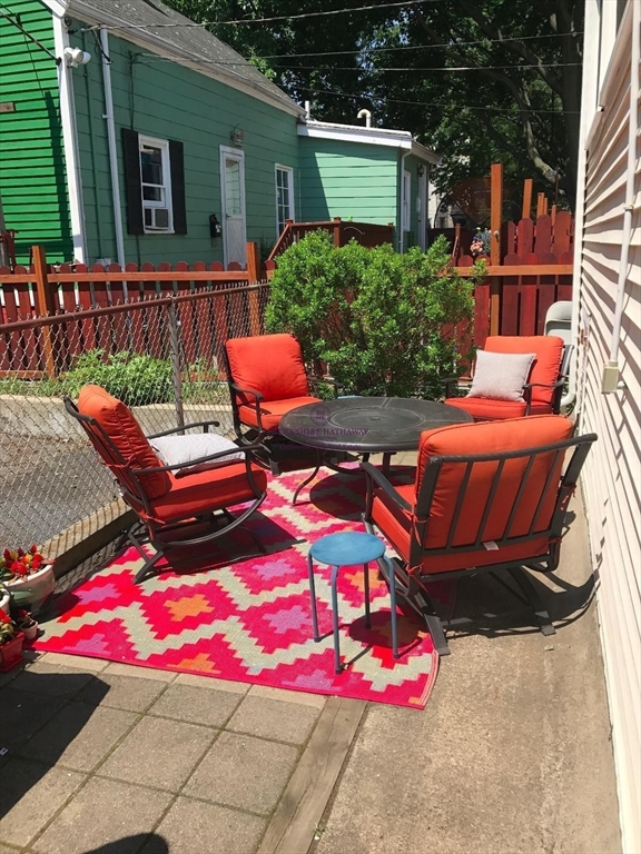 Cambridge, Massachusetts 02139, United States, 2 Bedrooms Bedrooms, ,1 BathroomBathrooms,Residential,Active,88210