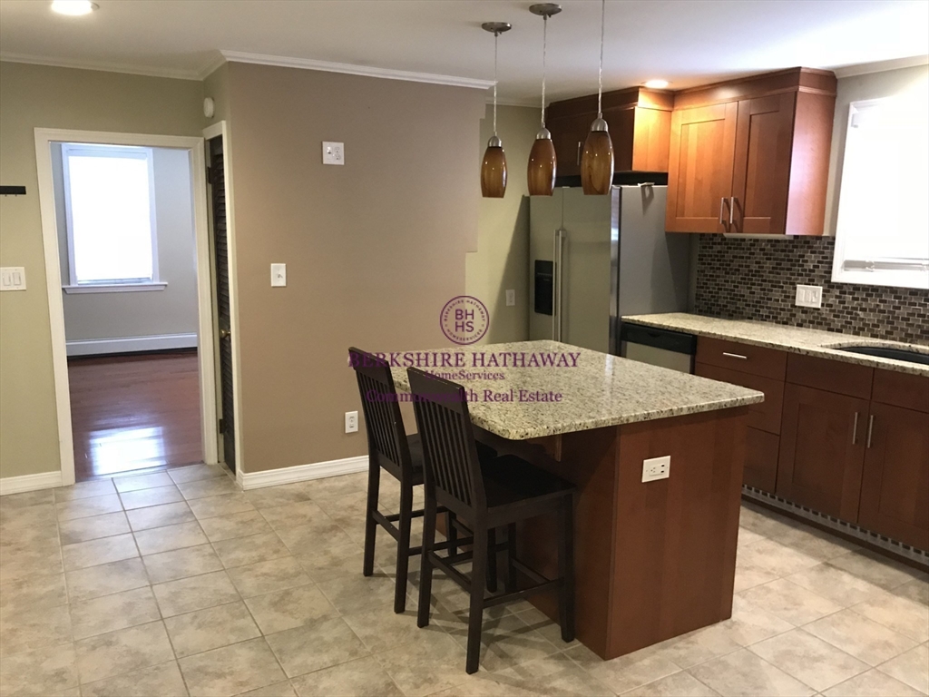 Cambridge, Massachusetts 02139, United States, 2 Bedrooms Bedrooms, ,1 BathroomBathrooms,Residential,Active,88210