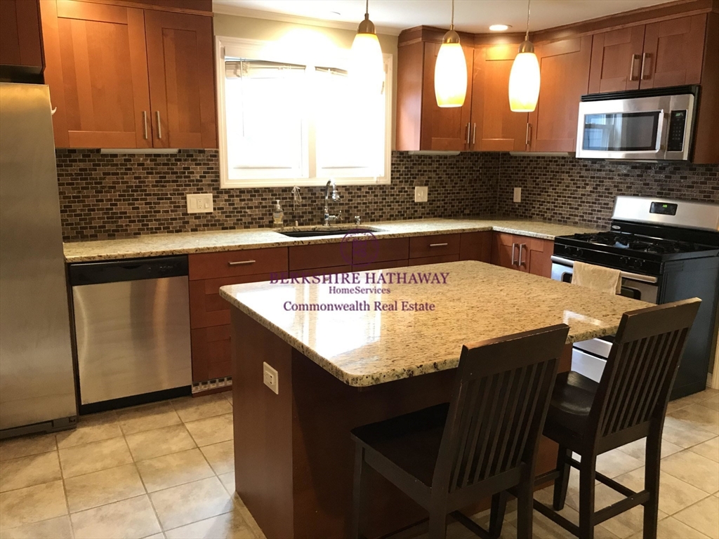 Cambridge, Massachusetts 02139, United States, 2 Bedrooms Bedrooms, ,1 BathroomBathrooms,Residential,Active,88210