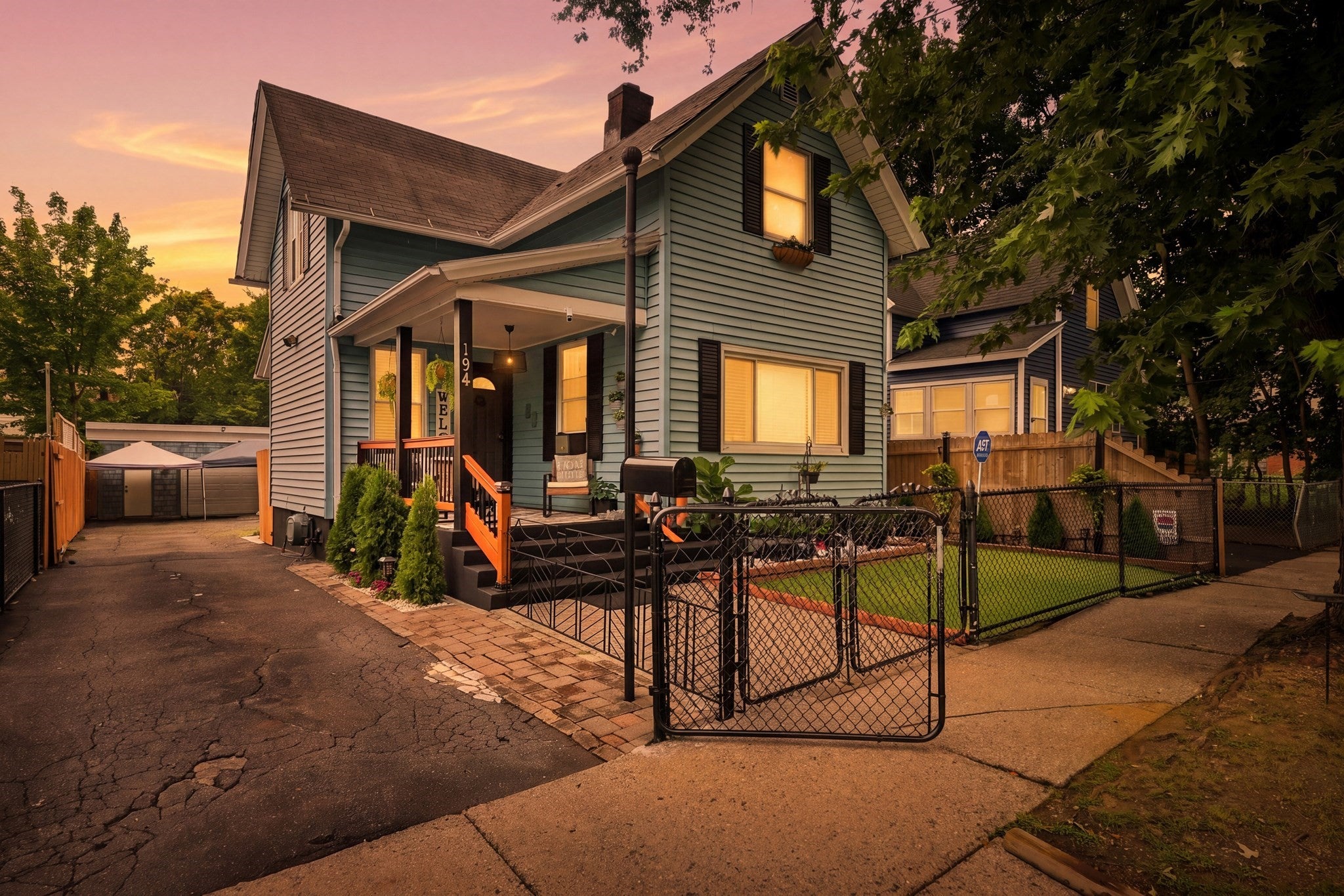 Photo of 194 Massasoit St, Springfield, MA