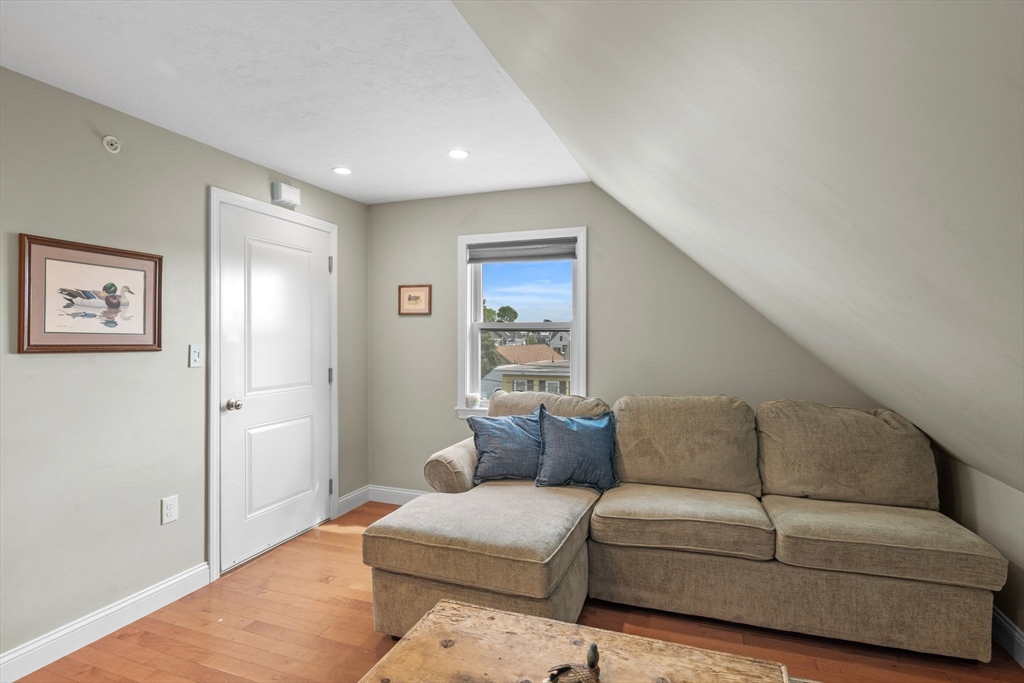 8 Putnam St 3