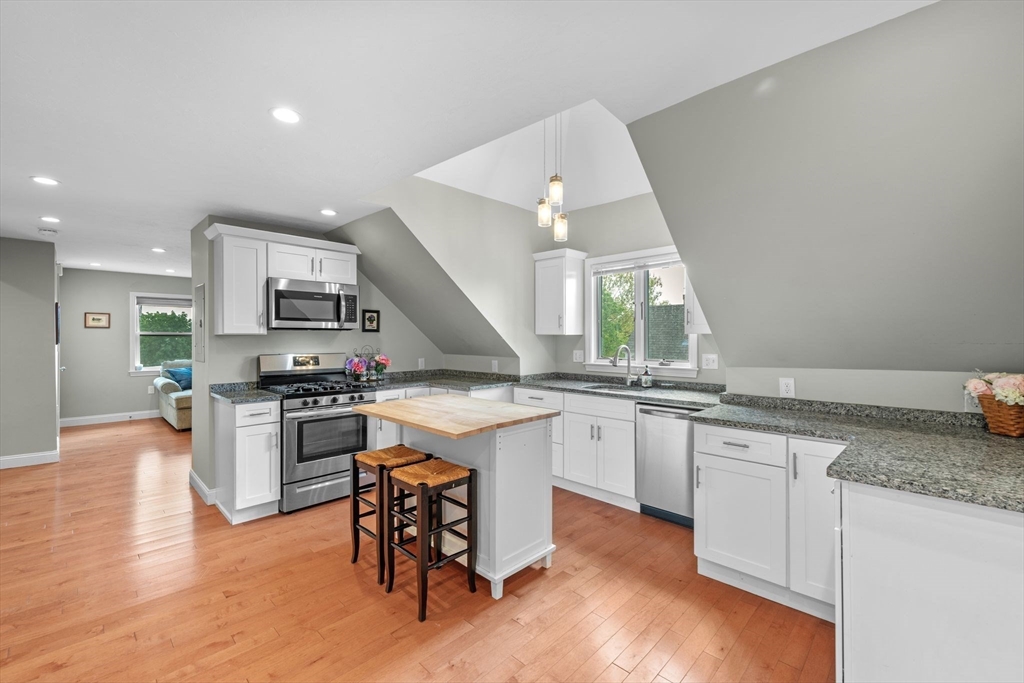 8 Putnam St 3