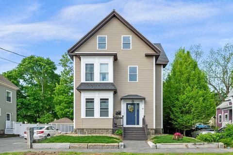 Photo of 8 Putnam St #3, Danvers, MA 01923 (MLS # 73521449)