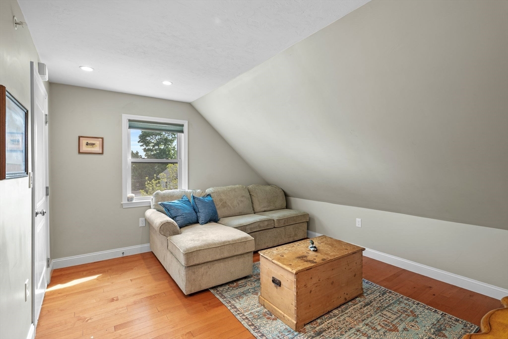 8 Putnam St 3