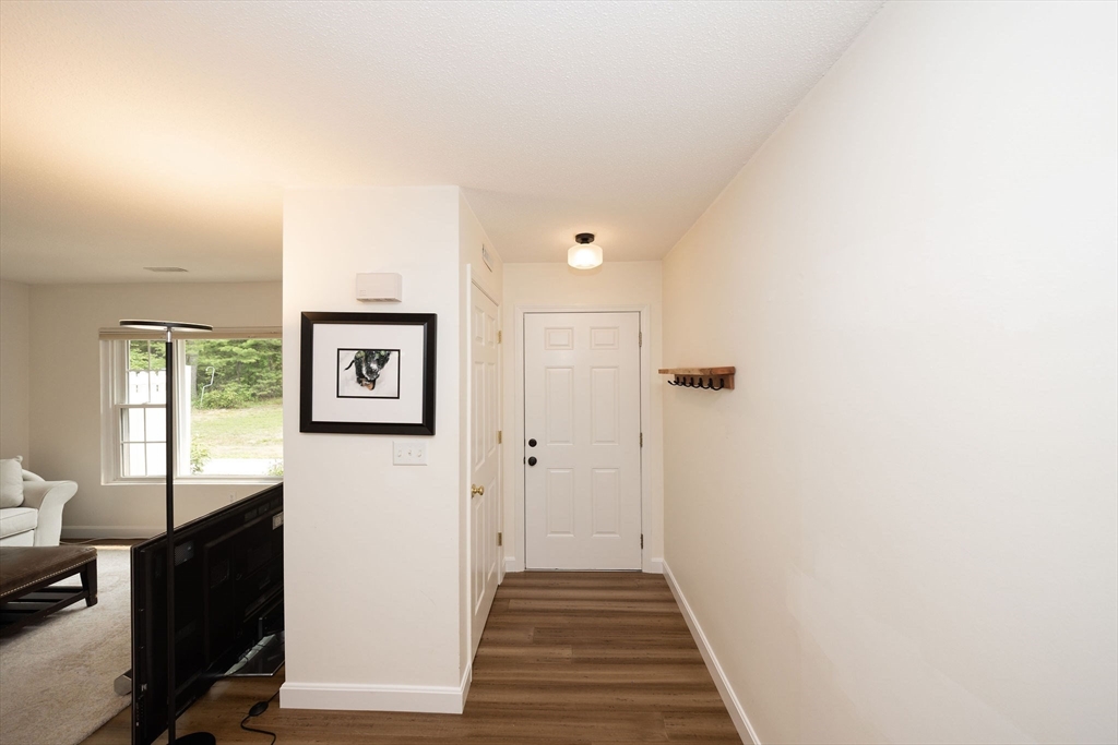 205 Edgebrook Dr 205