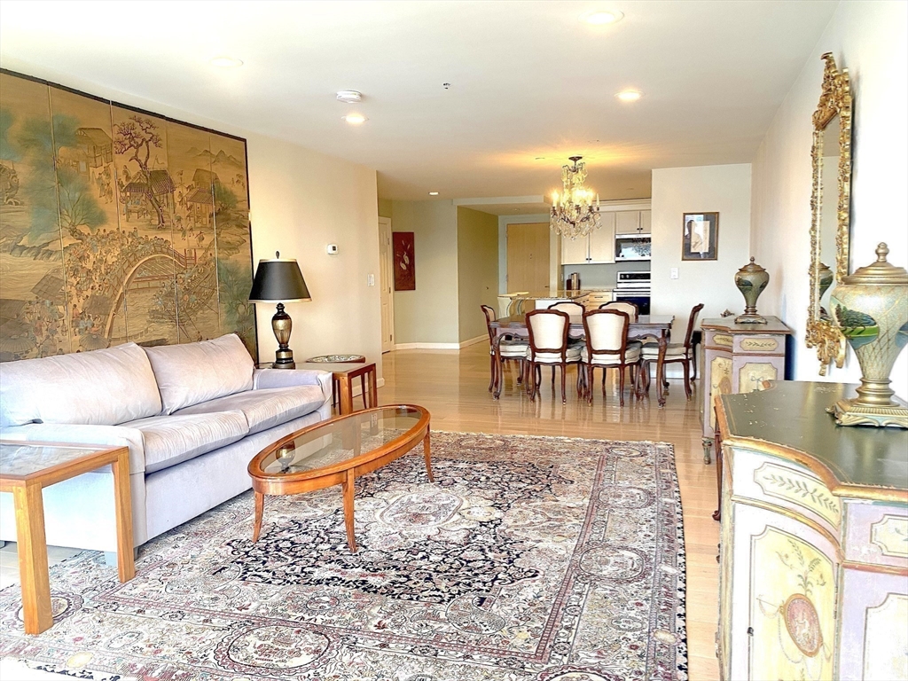 2001 Marina Drive 704