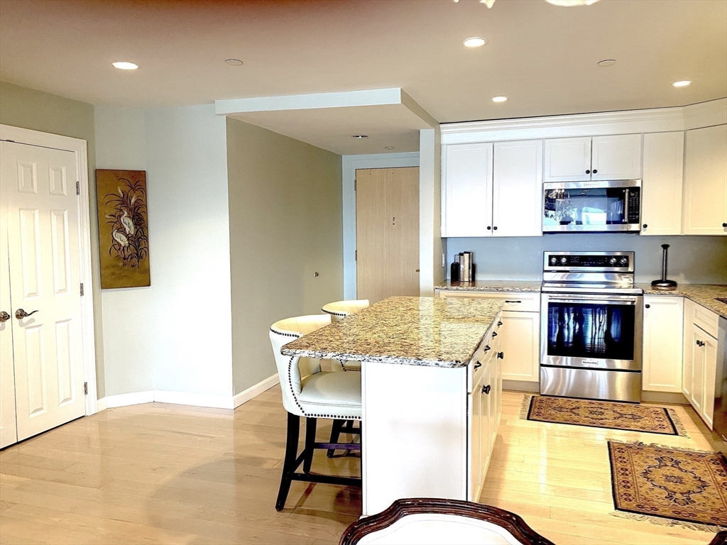2001 Marina Drive 704