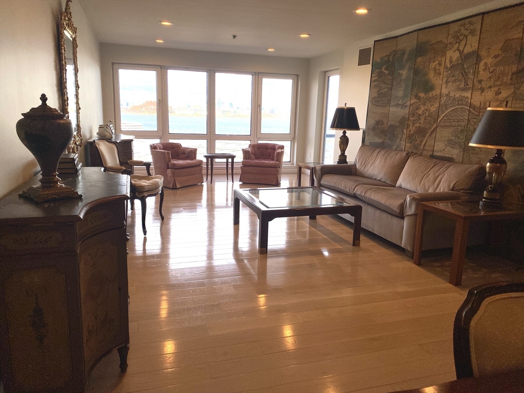 2001 Marina Drive 704
