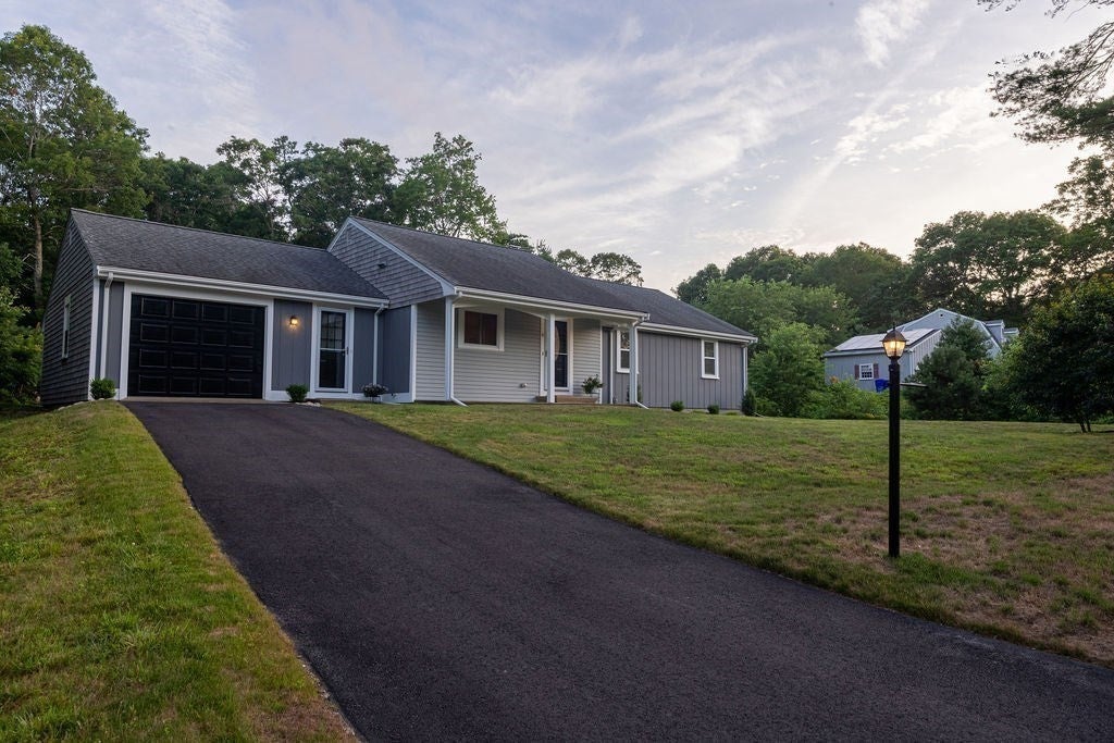 6 Hilltop Dr