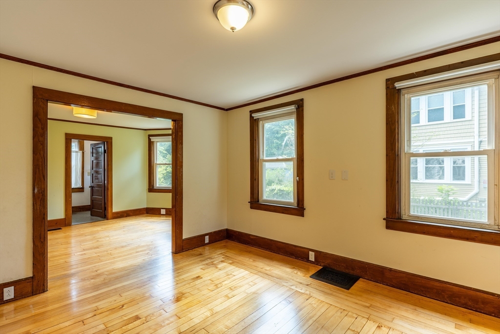 22 W Center St, Northampton, MA Photo #13
