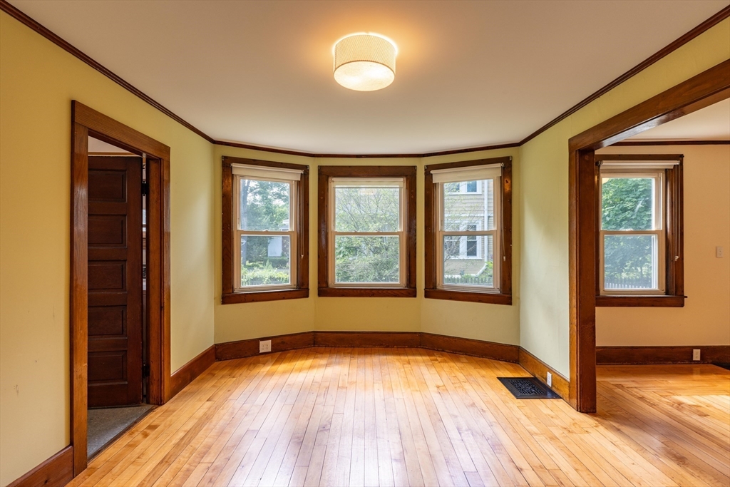 22 W Center St, Northampton, MA Photo #14