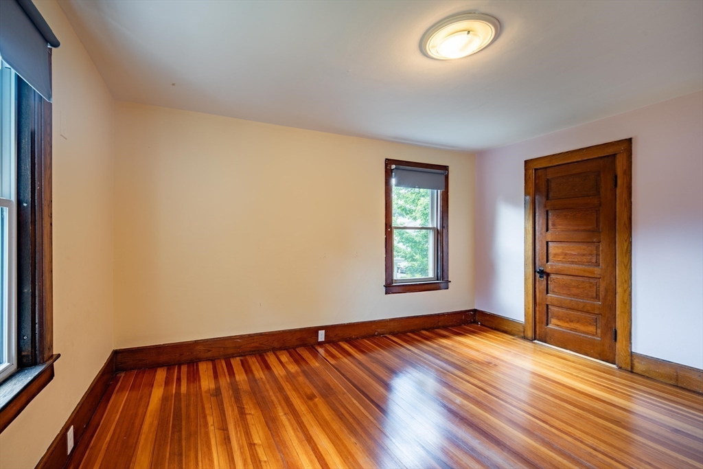 22 W Center St, Northampton, MA Photo #25