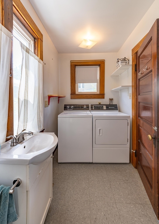 22 W Center St, Northampton, MA Photo #16