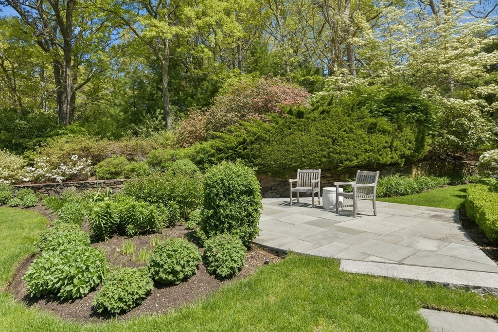 Barnstable, Massachusetts 02648, United States, 3 Bedrooms Bedrooms, ,6 BathroomsBathrooms,Residential,Pending,137138