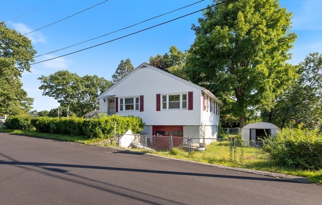 32 Hillcrest Rd