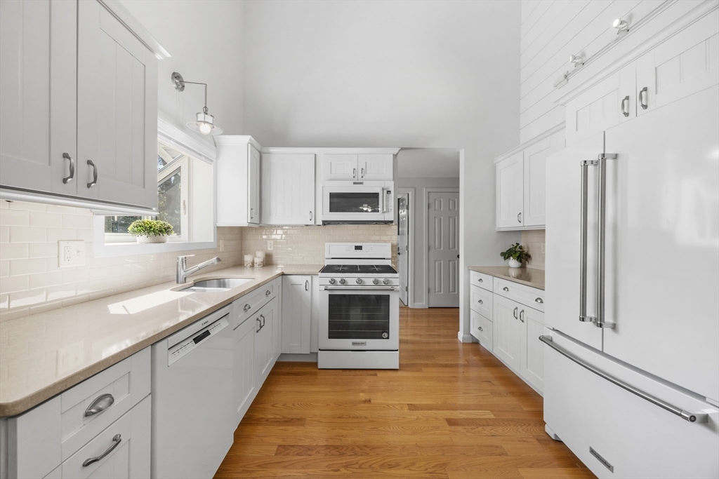 56 Southpoint Dr 56