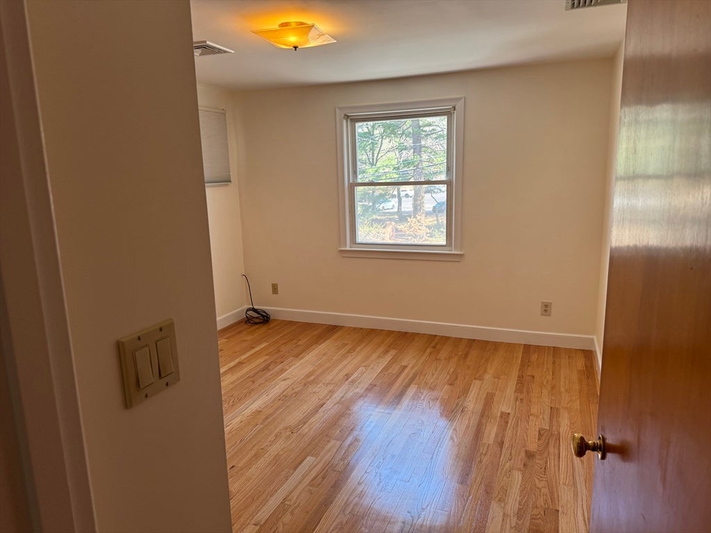174 Forest St, Waltham, MA, 174 Forest St, Waltham, MA Photo #5