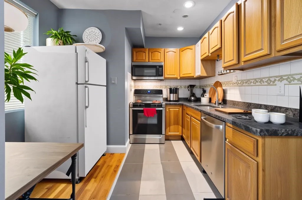 5 Sutton St 3B
