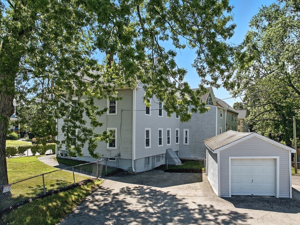 57 Neil St