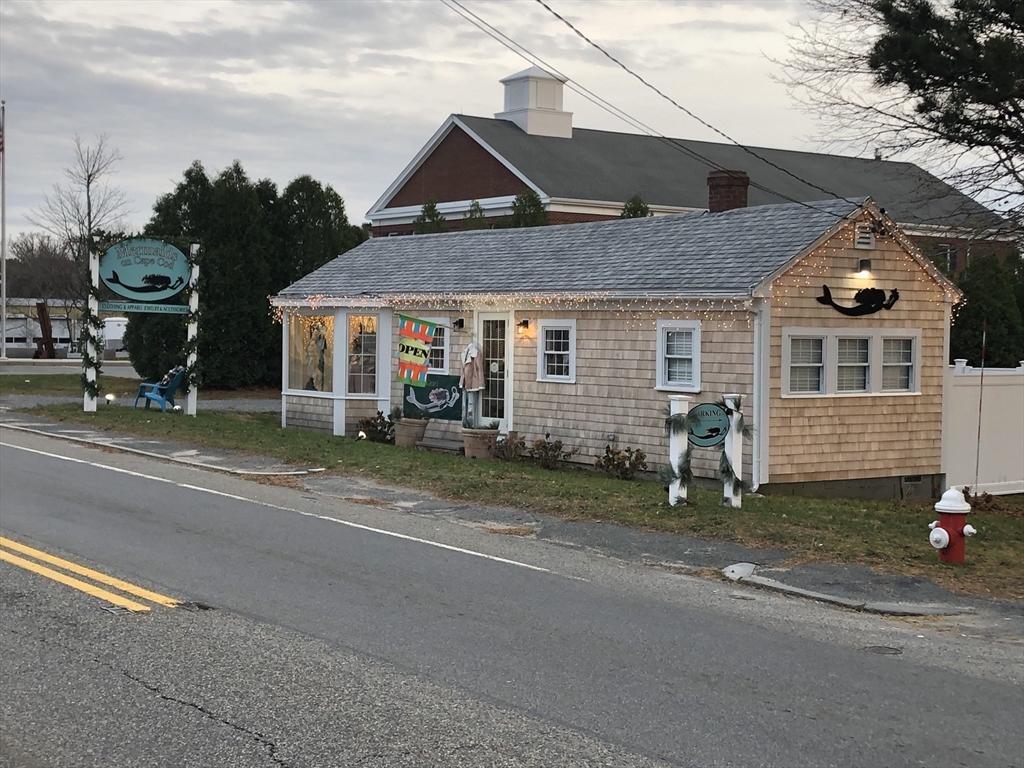 855 Main St