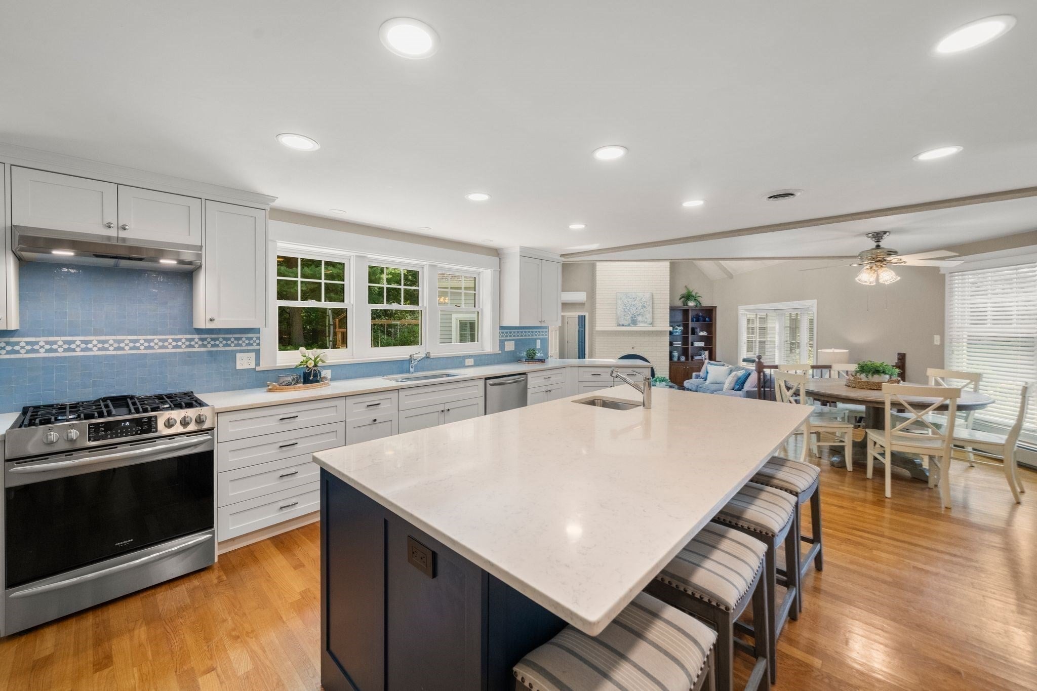 25 Clearwater Dr, Westwood, MA, 25 Clearwater Dr, Westwood, MA Photo #3