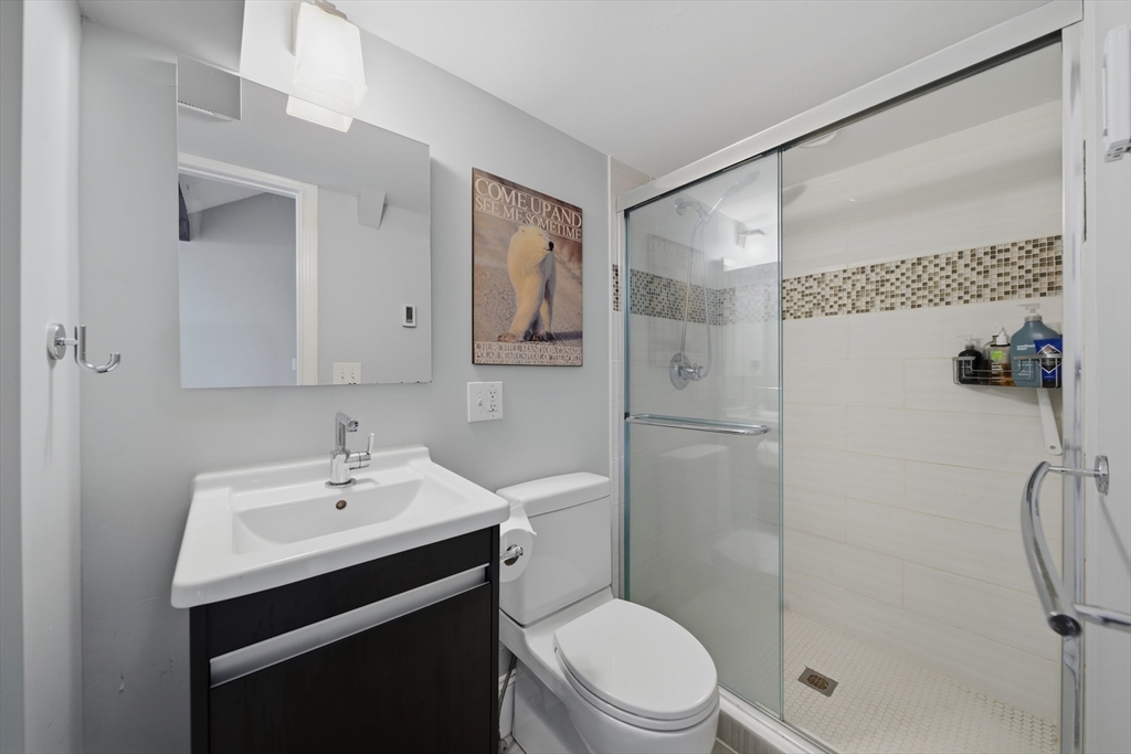 2 Lyndeboro Pl, Boston, MA, 2 Lyndeboro Pl, Boston, MA Photo #24