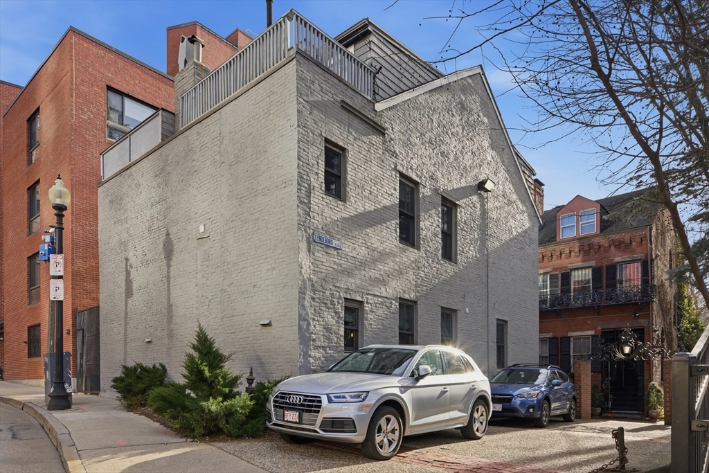 2 Lyndeboro Pl, Boston, MA, 2 Lyndeboro Pl, Boston, MA Photo #29