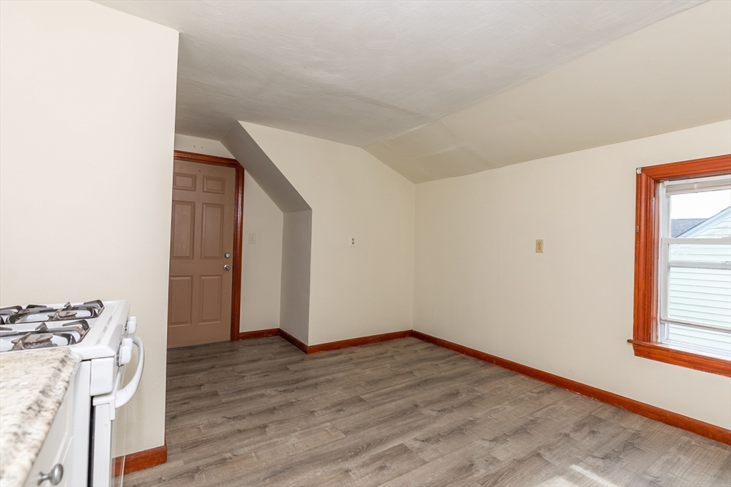 Boston, Massachusetts 02136, United States, 6 Bedrooms Bedrooms, ,4 BathroomsBathrooms,Residential,Contingent,130696