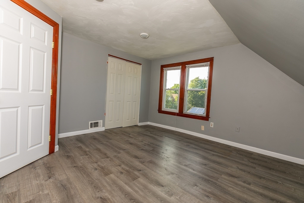 Boston, Massachusetts 02136, United States, 6 Bedrooms Bedrooms, ,4 BathroomsBathrooms,Residential,Contingent,130696