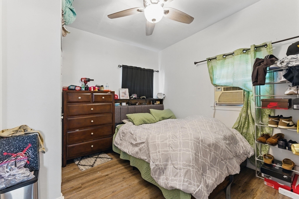 Boston, Massachusetts 02136, United States, 6 Bedrooms Bedrooms, ,4 BathroomsBathrooms,Residential,Contingent,130696