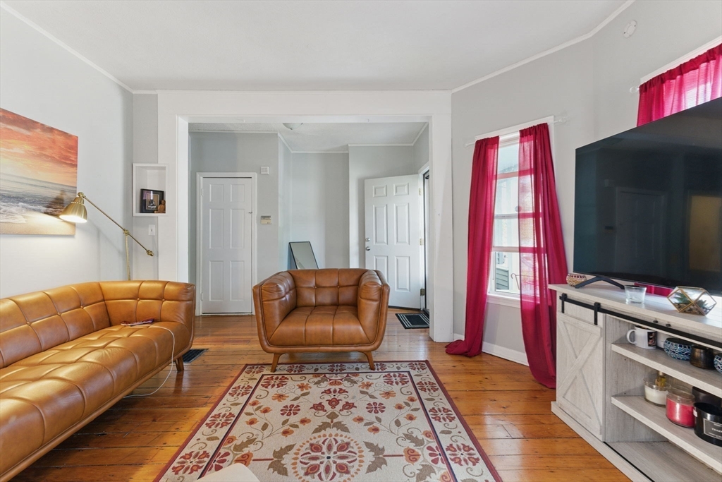 Boston, Massachusetts 02136, United States, 6 Bedrooms Bedrooms, ,4 BathroomsBathrooms,Residential,Contingent,130696